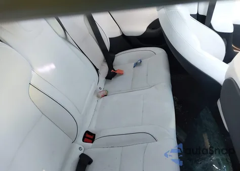 2022 Tesla Model S Plaid Tri Motor All-Wheel Drive z USA, uszkodzony, nr VIN 5YJSA1E60NF472071